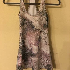 Lululemon tank 4
